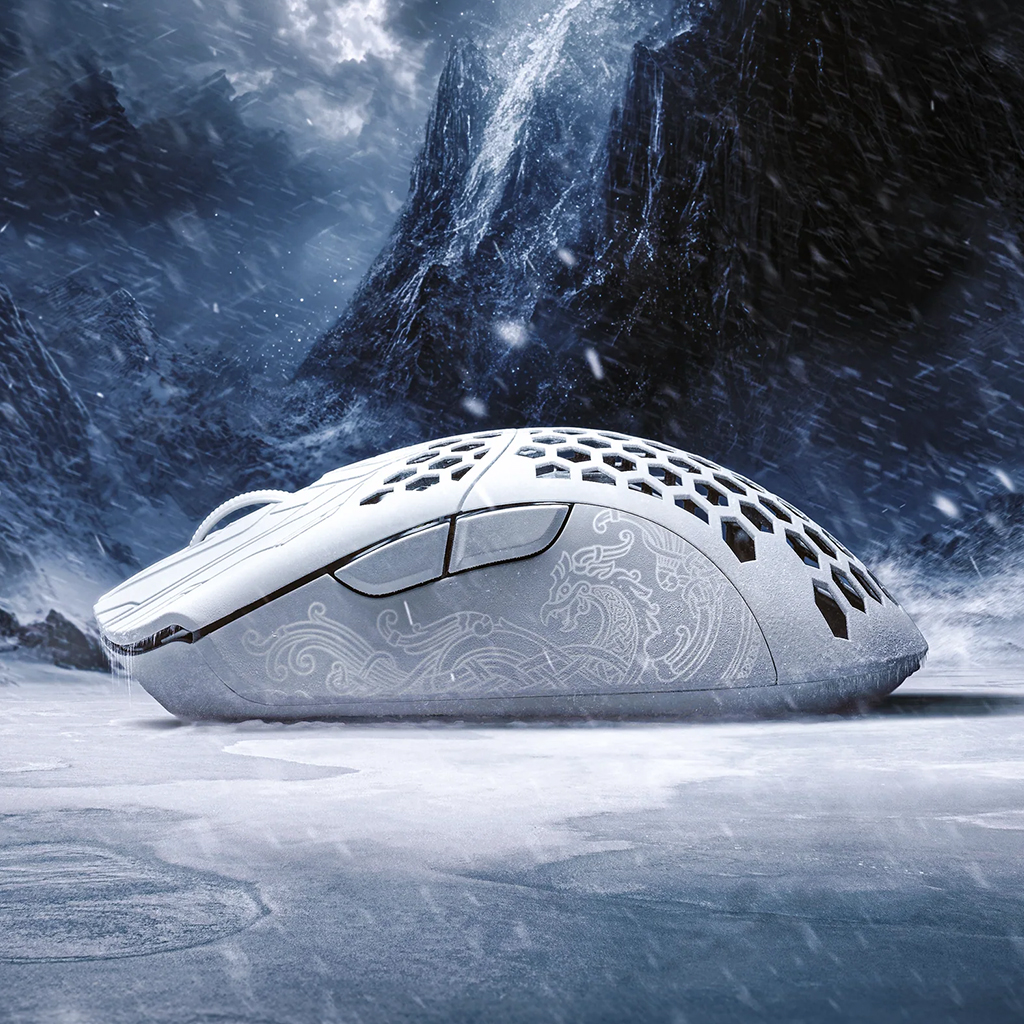 Finalmouse ULX Frostlord Wireless Gaming Mouse - Medium - ULX